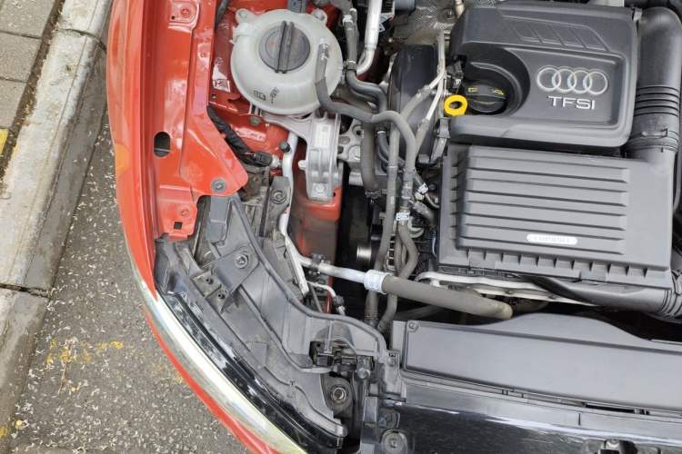 Used Audi A3 2017 Limousine 35 TFSI Sport Edition Engine Bay Right