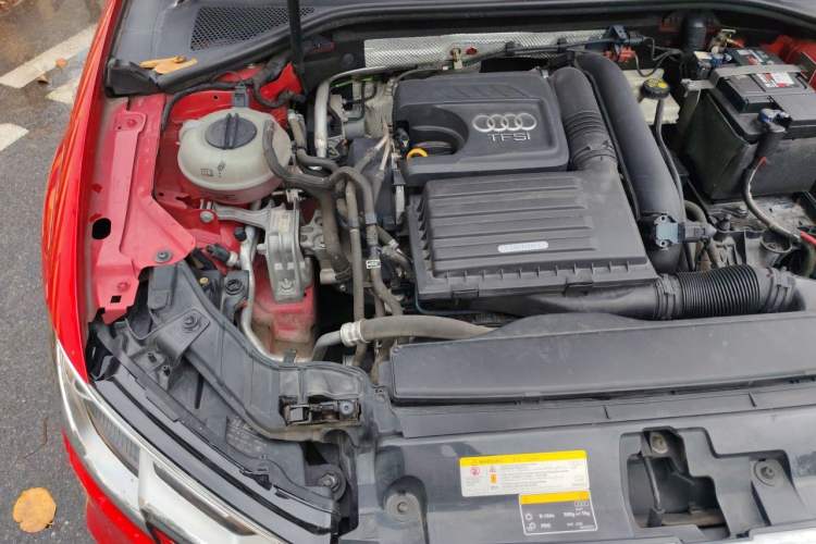 Used Audi A3 2017 Limousine 35 TFSI Fashion Model Engine Bay Right