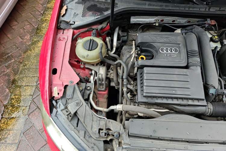 Used Audi A3 2017 Limousine 35 TFSI Fashion Model Engine Bay Right