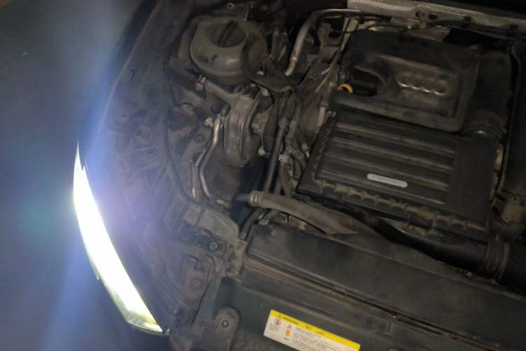 Used Audi A3 2017 Limousine 35 TFSI Style Edition Engine Bay Right