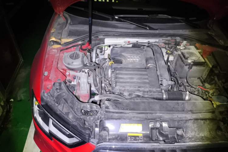 Used Audi A3 2017 Limousine 35 TFSI Fashion Model Engine Bay Right