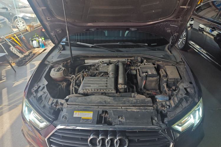 Used Audi A3 2017 Limousine 35 TFSI Fashion Model Engine Bay