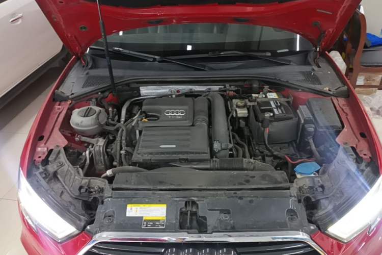 Used Audi A3 2017 Limousine 35 TFSI Sport Edition Engine Bay