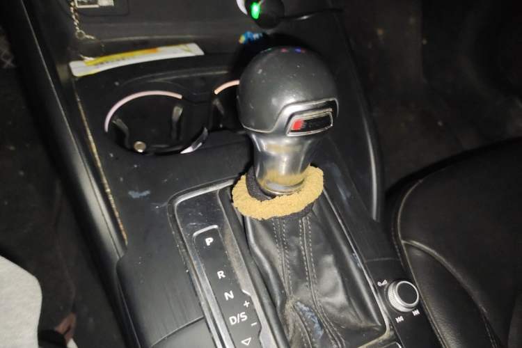Used Audi A3 2017 Cabriolet 40 TFSI Gear Lever