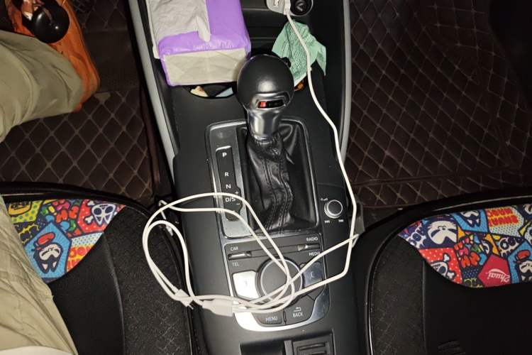 Used Audi A3 2017 Limousine 35 TFSI Fashion Model Gear Lever