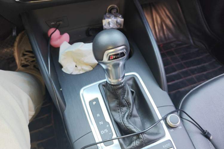 Used Audi A3 2017 Limousine 35 TFSI Style Edition Gear Lever
