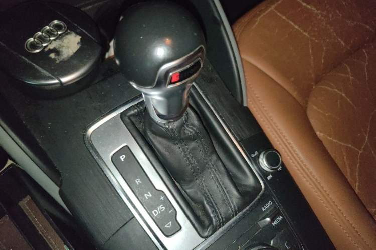 Used Audi A3 2017 Limousine 35 TFSI Ambition Edition Gear Lever