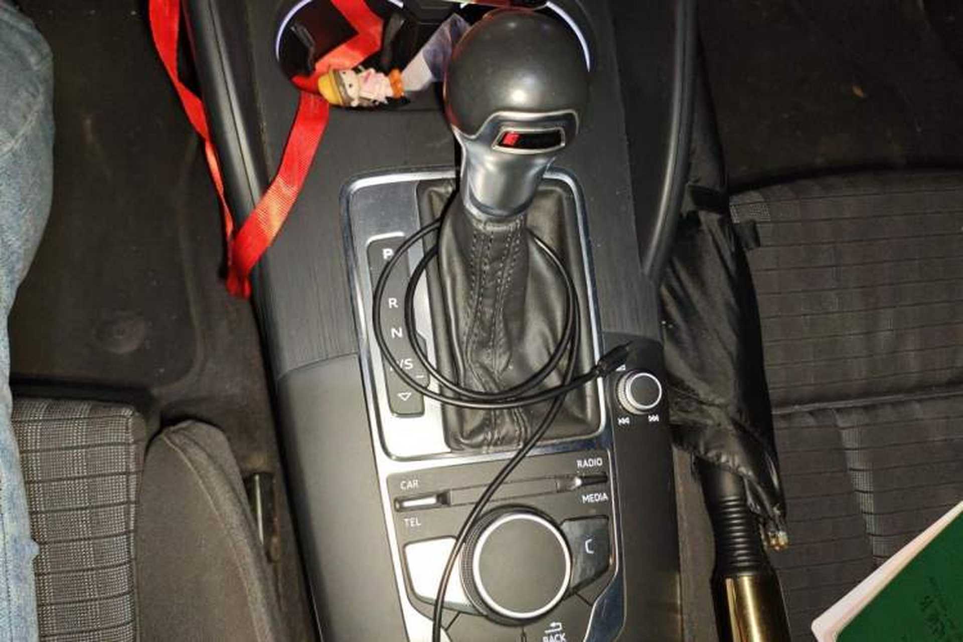 Used Audi A3 2017 Limousine 35 TFSI Sport Edition Gear Lever