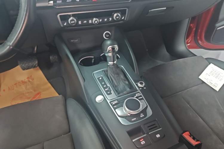 Used Audi A3 2017 Limousine 40 TFSI Sport Edition Gear Lever