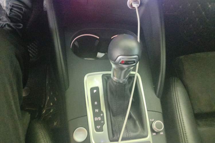 Used Audi A3 2017 Cabriolet 40 TFSI Gear Lever