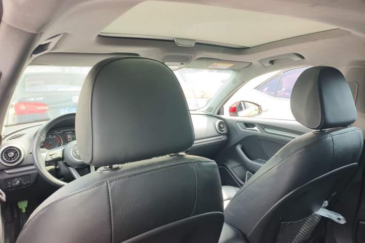 Used Audi A3 2017 Limousine 40 TFSI Style Edition Headliner