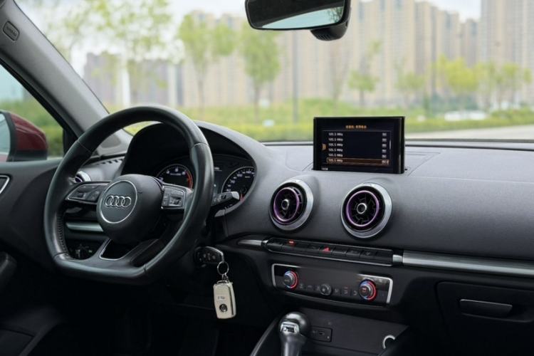 Used Audi A3 2017 Limousine 35 TFSI Sport Edition Interior 12