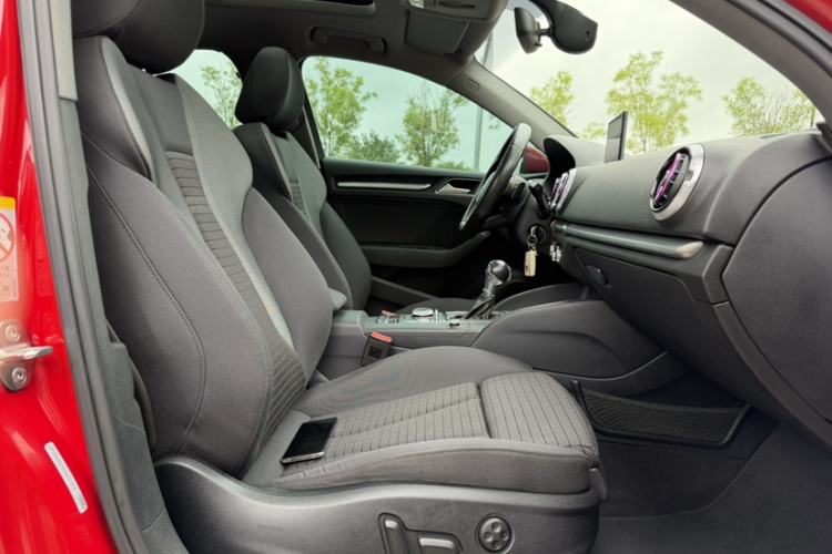 Used Audi A3 2017 Limousine 35 TFSI Sport Edition Interior 13