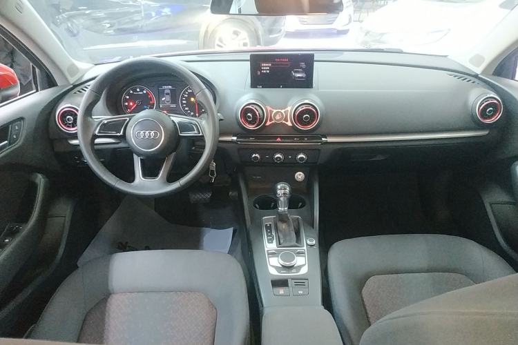 Used Audi A3 2017 Limousine 35 TFSI Ambition Edition Interior 2