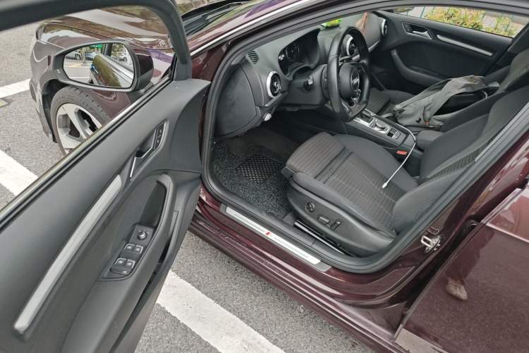 Used Audi A3 2017 Sportback 35 TFSI Sport Edition Interior 3