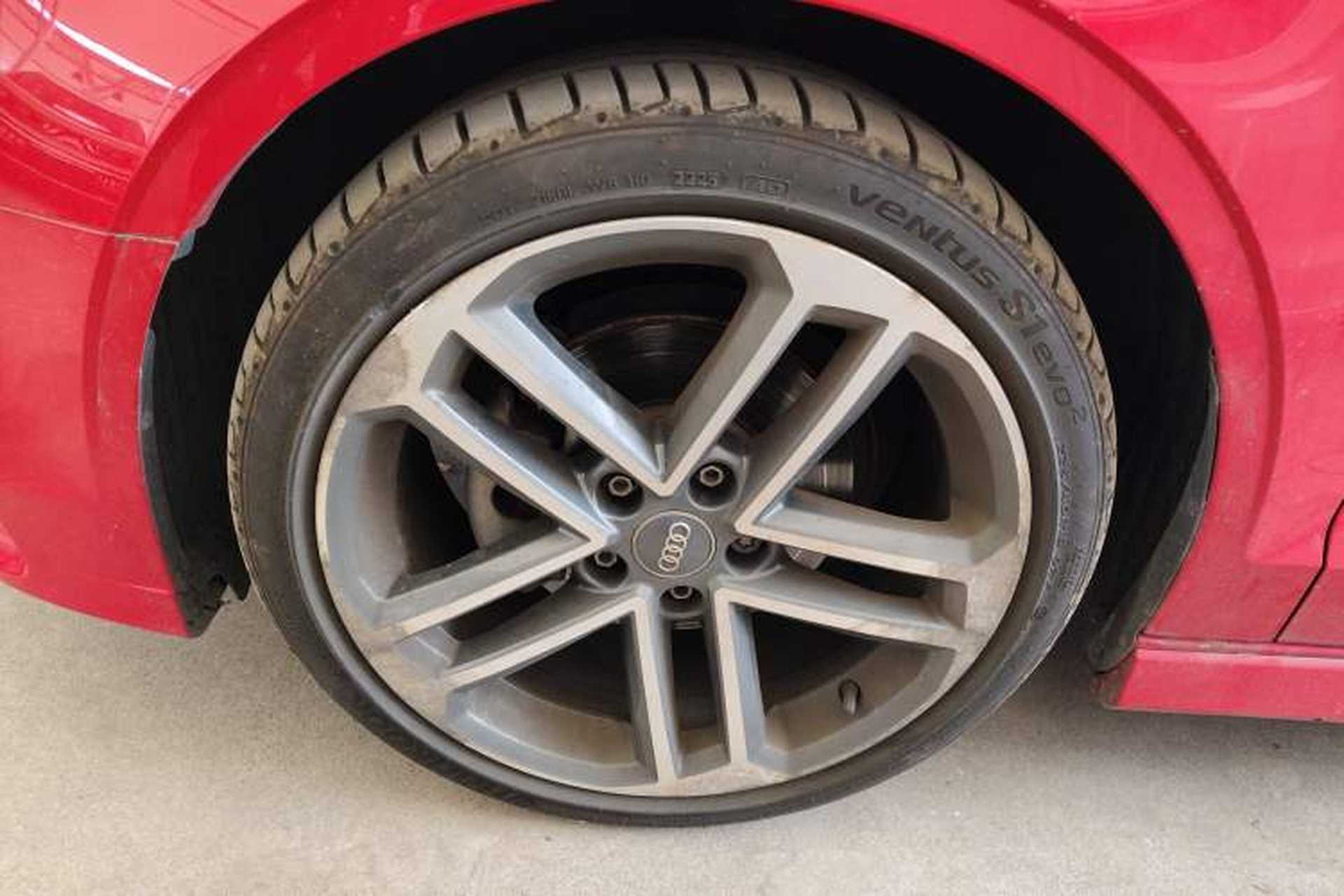 Used Audi A3 2017 Limousine 35 TFSI Sport Edition Left Front Wheel Hub