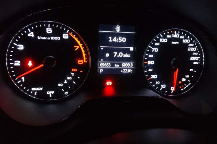 Used Audi A3 2017 Limousine 35 TFSI Fashion Model Odometer Close Up