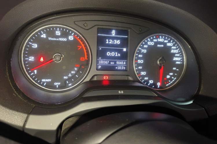 Used Audi A3 2017 Limousine 35 TFSI Fashion Model Odometer Close Up