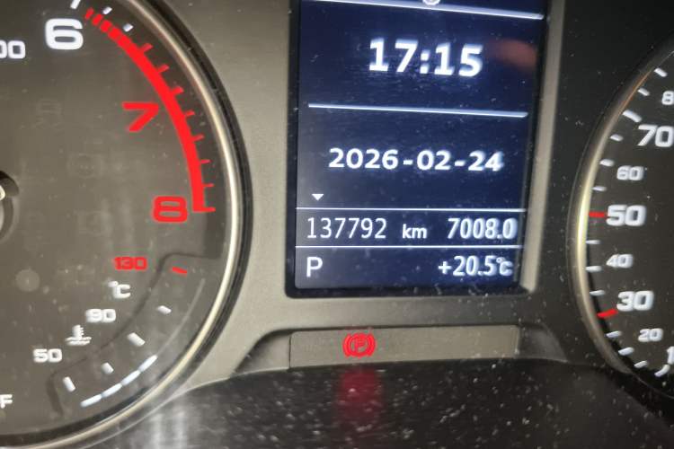 Used Audi A3 2017 Limousine 35 TFSI Fashion Model Odometer Close Up