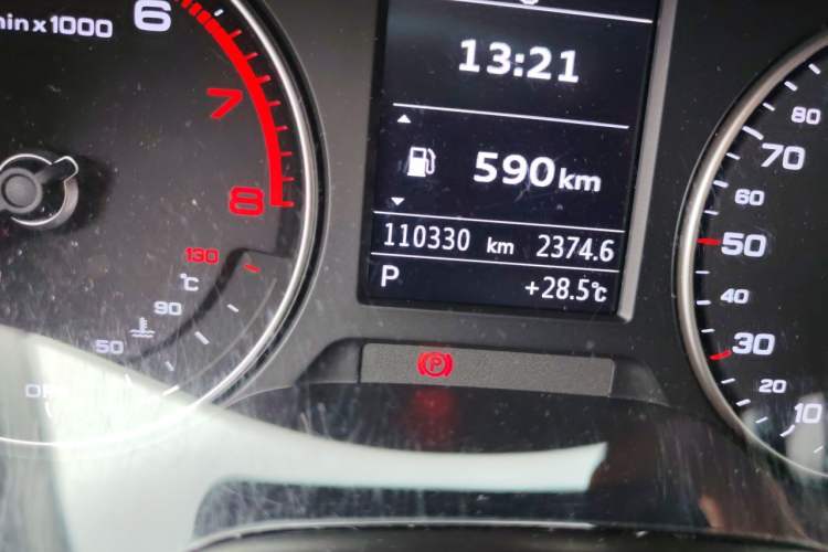 Used Audi A3 2017 Limousine 35 TFSI Fashion Model Odometer Close Up