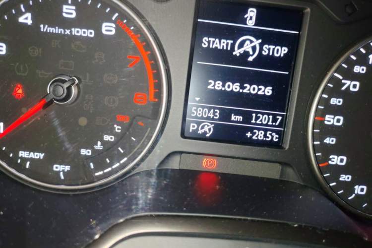Used Audi A3 2017 Limousine 40 TFSI Style Edition Odometer Close Up