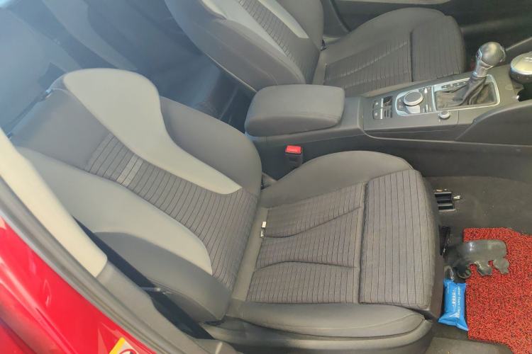 Used Audi A3 2017 Limousine 35 TFSI Sport Edition Right Front Seat