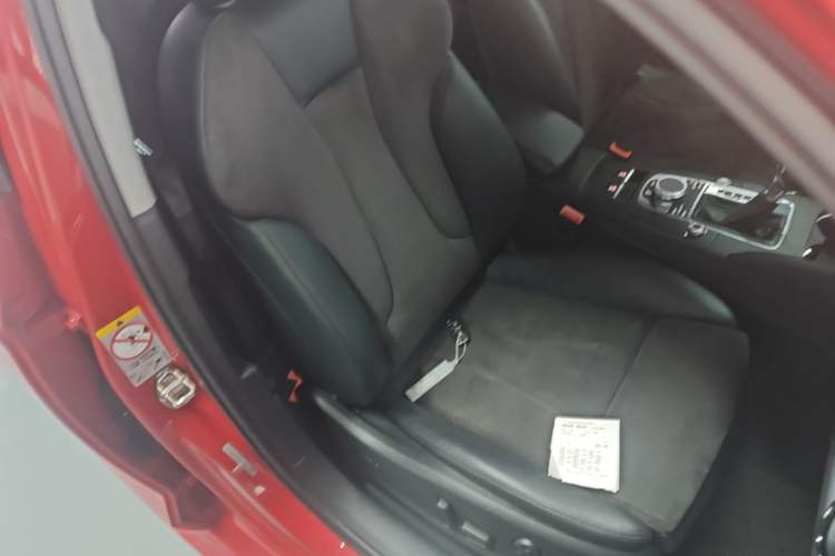 Used Audi A3 2017 Limousine 40 TFSI Sport Edition Right Front Seat