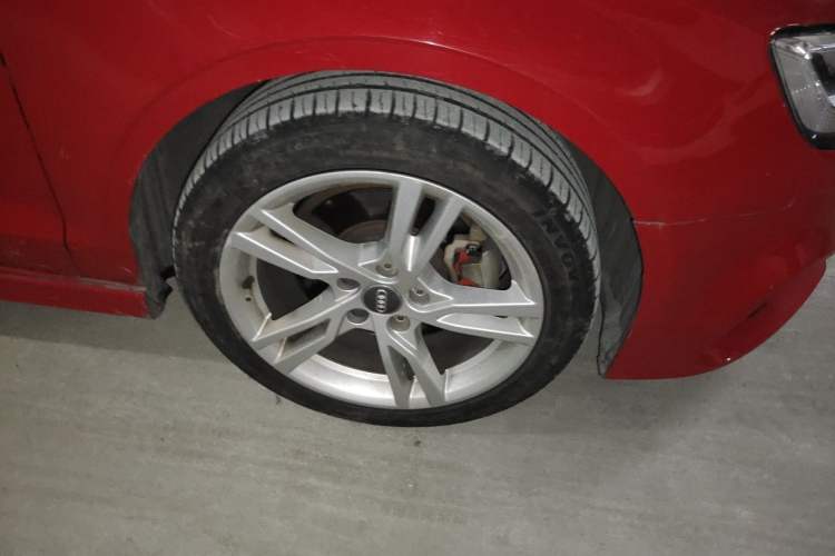 Used Audi A3 2017 Cabriolet 40 TFSI Right Front Wheel Hub