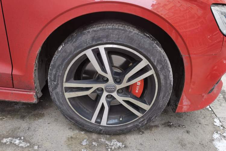 Used Audi A3 2017 Cabriolet 40 TFSI Right Front Wheel Hub