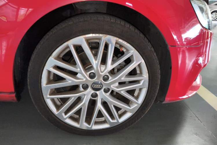 Used Audi A3 2017 Sportback 40 TFSI Style Edition Right Front Wheel Hub