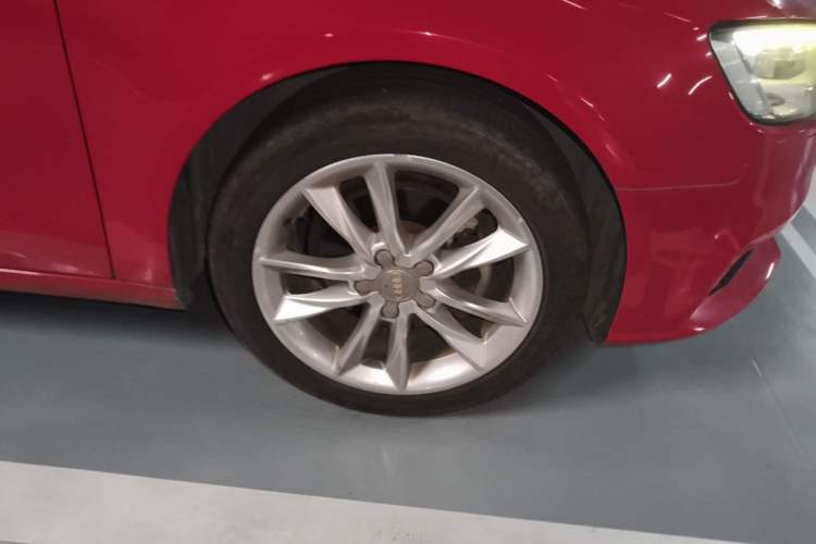 Used Audi A3 2017 Sportback 35 TFSI Ambition Edition Right Front Wheel Hub
