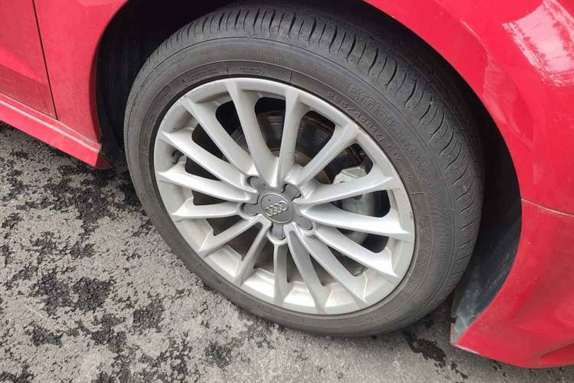 Used Audi A3 2017 Sportback 35 TFSI Fashion Model Right Front Wheel Hub