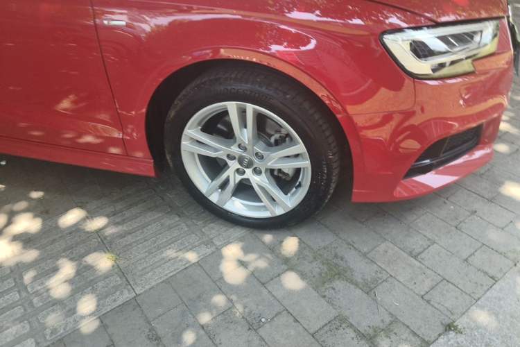 Used Audi A3 2017 Cabriolet 40 TFSI Right Front Wheel Hub