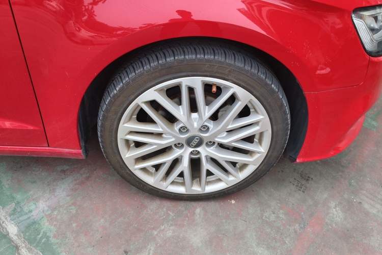 Used Audi A3 2017 Sportback 35 TFSI Style Edition Right Front Wheel Hub