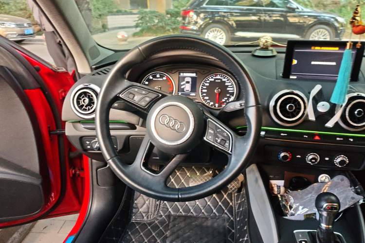 Used Audi A3 2017 Sportback 35 TFSI Fashion Model Steering Wheel