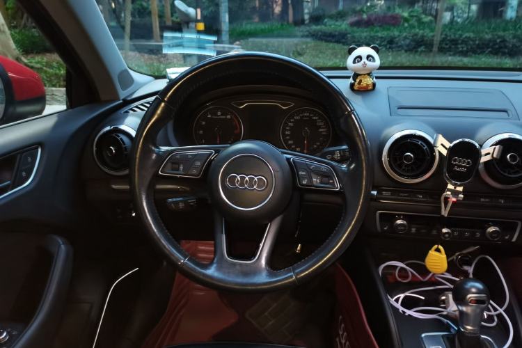Used Audi A3 2017 Limousine 40 TFSI Style Edition Steering Wheel