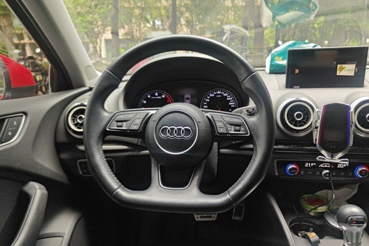 Used Audi A3 2017 Limousine 35 TFSI Sport Edition Steering Wheel