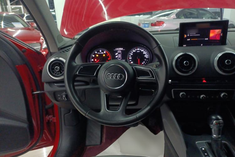 Used Audi A3 2017 Limousine 35 TFSI Fashion Model Steering Wheel