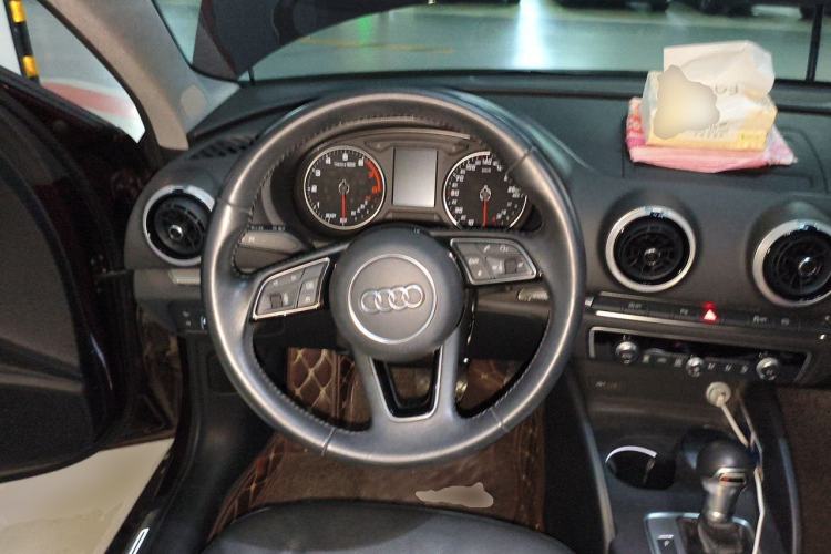Used Audi A3 2017 Limousine 35 TFSI Style Edition Steering Wheel
