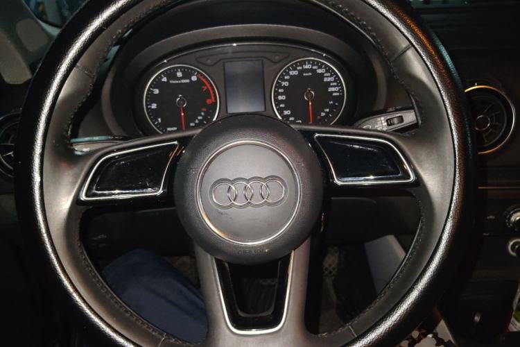 Used Audi A3 2017 Limousine 35 TFSI Ambition Edition Steering Wheel