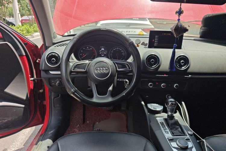 Used Audi A3 2017 Limousine 35 TFSI Ambition Edition Steering Wheel