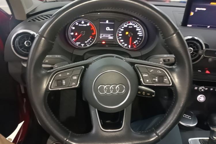 Used Audi A3 2017 Limousine 35 TFSI Sport Edition Steering Wheel