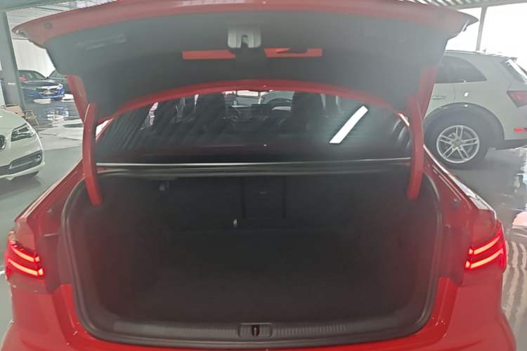 Used Audi A3 2017 Limousine 40 TFSI Sport Edition Trunk