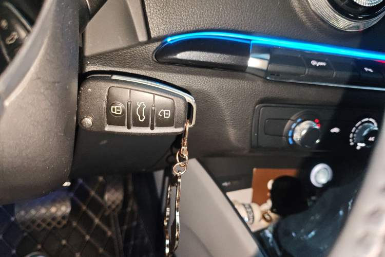 Used Audi A3 2017 Sportback 35 TFSI Fashion Model Vehicle Key