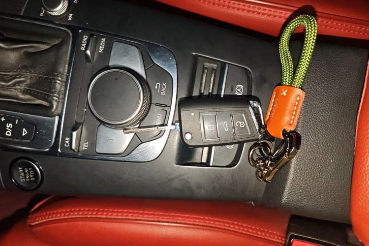 Used Audi A3 2017 Limousine 40 TFSI Sport Edition Vehicle Key