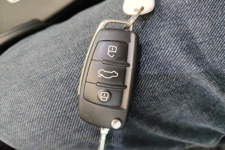 Used Audi A3 2017 Limousine 35 TFSI Sport Edition Vehicle Key