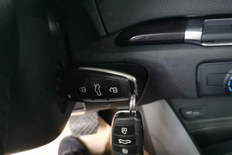Used Audi A3 2017 Limousine 35 TFSI Fashion Model Vehicle Key