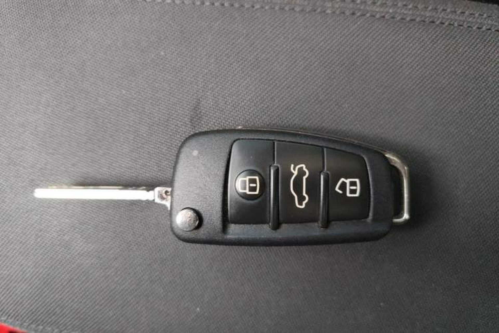 Used Audi A3 2017 Limousine 35 TFSI Sport Edition Vehicle Key