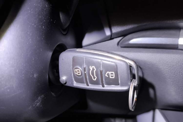 Used Audi A3 2017 Limousine 35 TFSI Fashion Model Vehicle Key