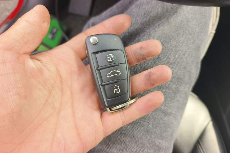 Used Audi A3 2017 Limousine 40 TFSI Style Edition Vehicle Key